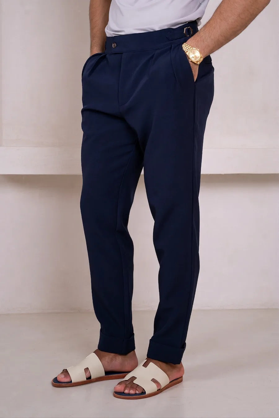 Pantalón sastre con hebilla y pliegues - Azul marino